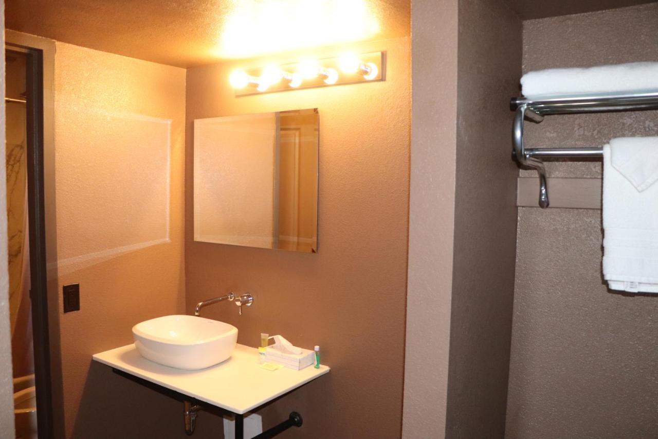 Historic Cow Palace Inn Lamar 外观 照片