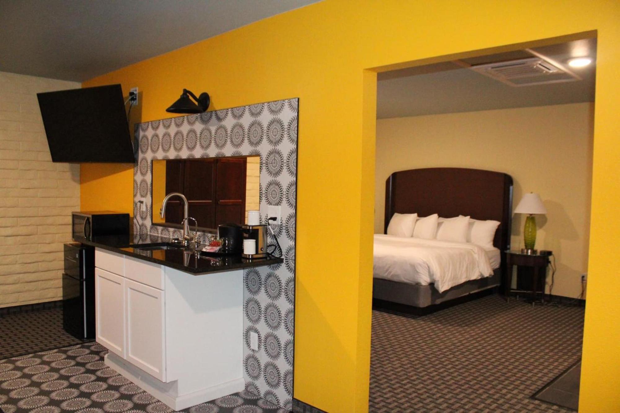 Historic Cow Palace Inn Lamar 外观 照片